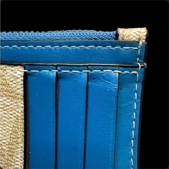 EUC Unisex Zip Card Case In Signature Canvas - Picture 2 of 4